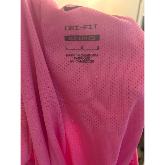 Women’s Nike Large mesh pink shorts - Picture 5 of 5